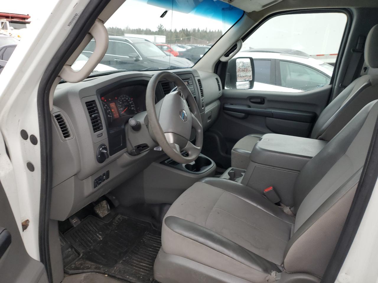 2015 NISSAN NV 2500 - Фото 7