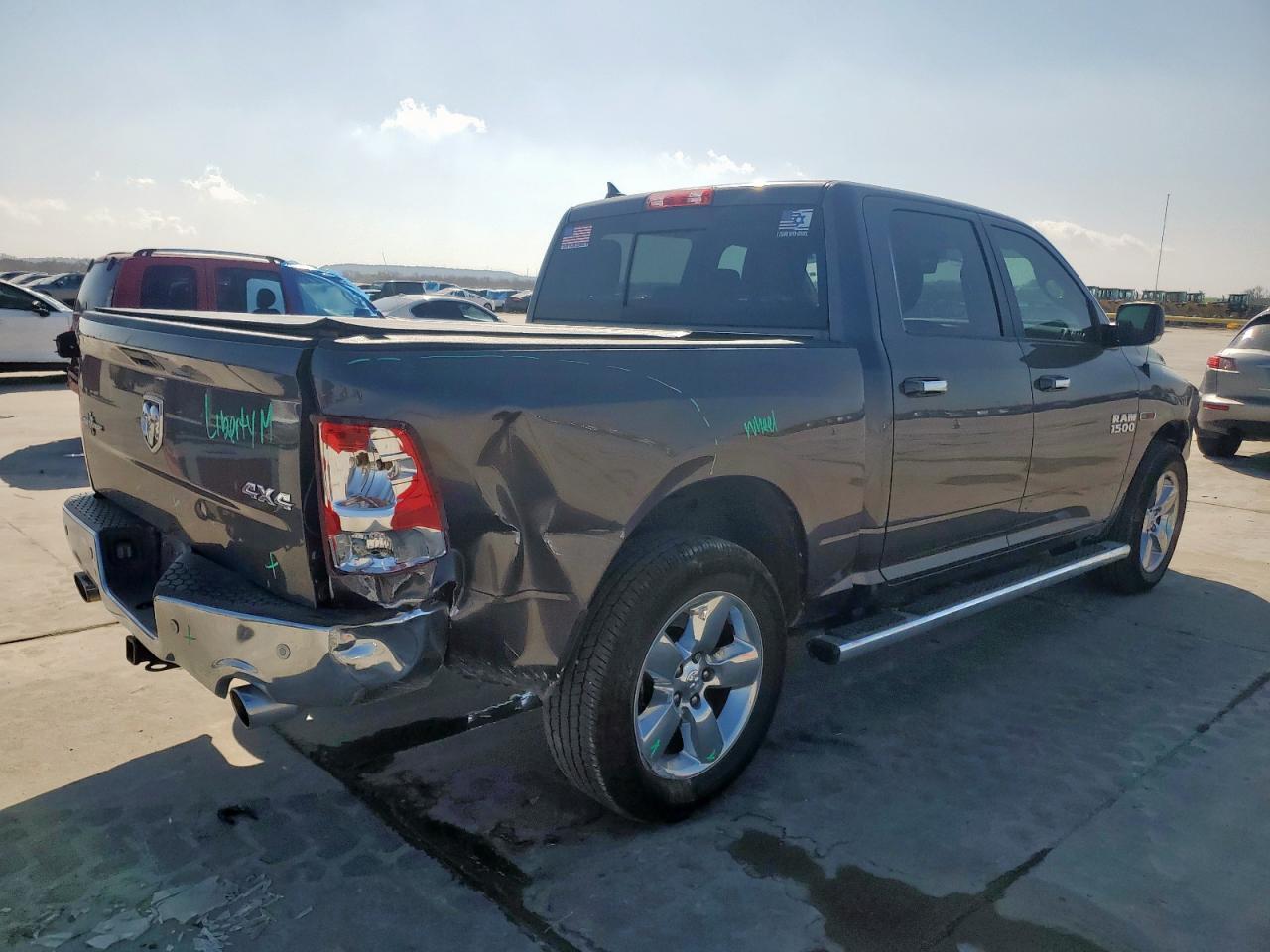 2015 RAM 1500 SLT - Image 3