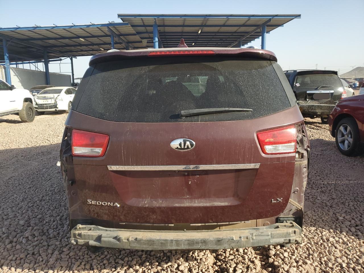 2017 KIA SEDONA LX - Image 6