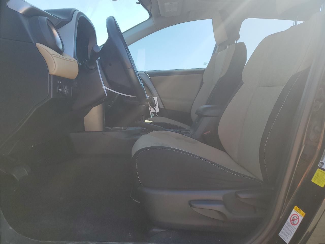 2017 TOYOTA RAV4 XLE - Image 7