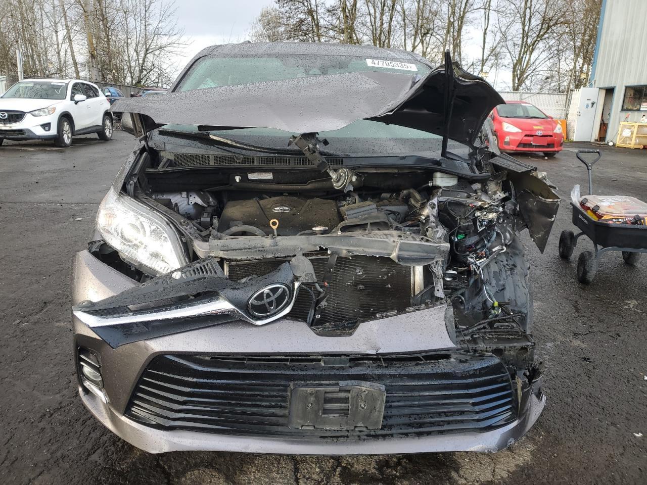 2019 TOYOTA SIENNA LE - Фото 5