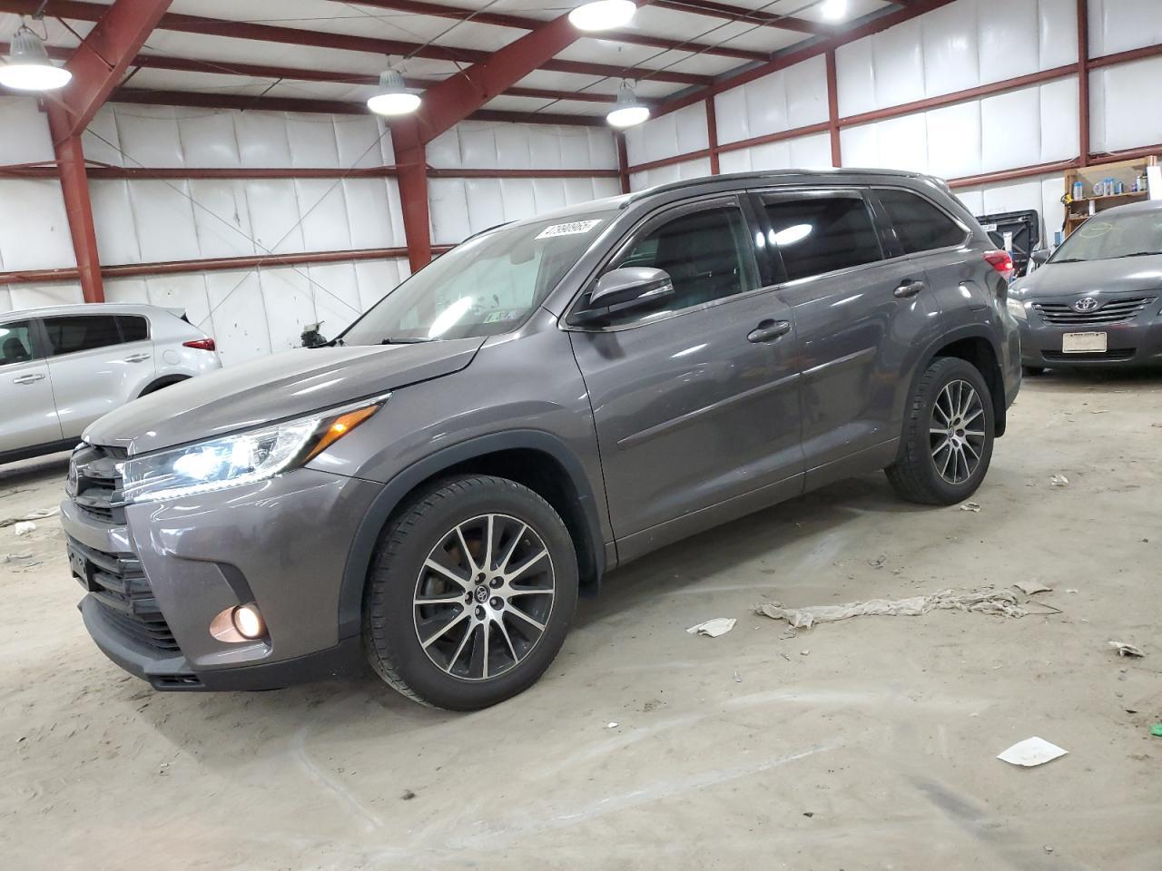 2018 TOYOTA HIGHLANDER