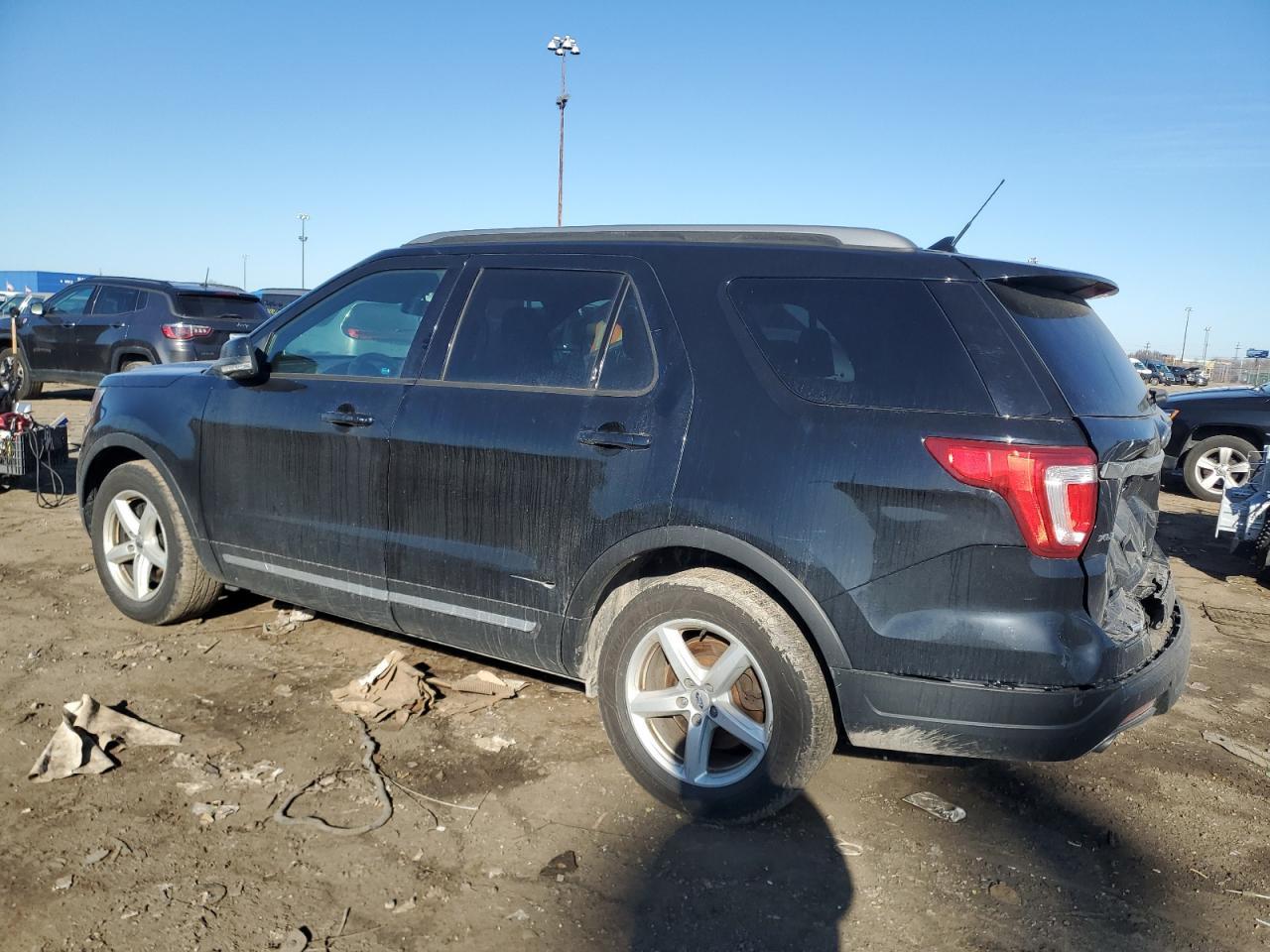 2018 FORD EXPLORER X - Image 2