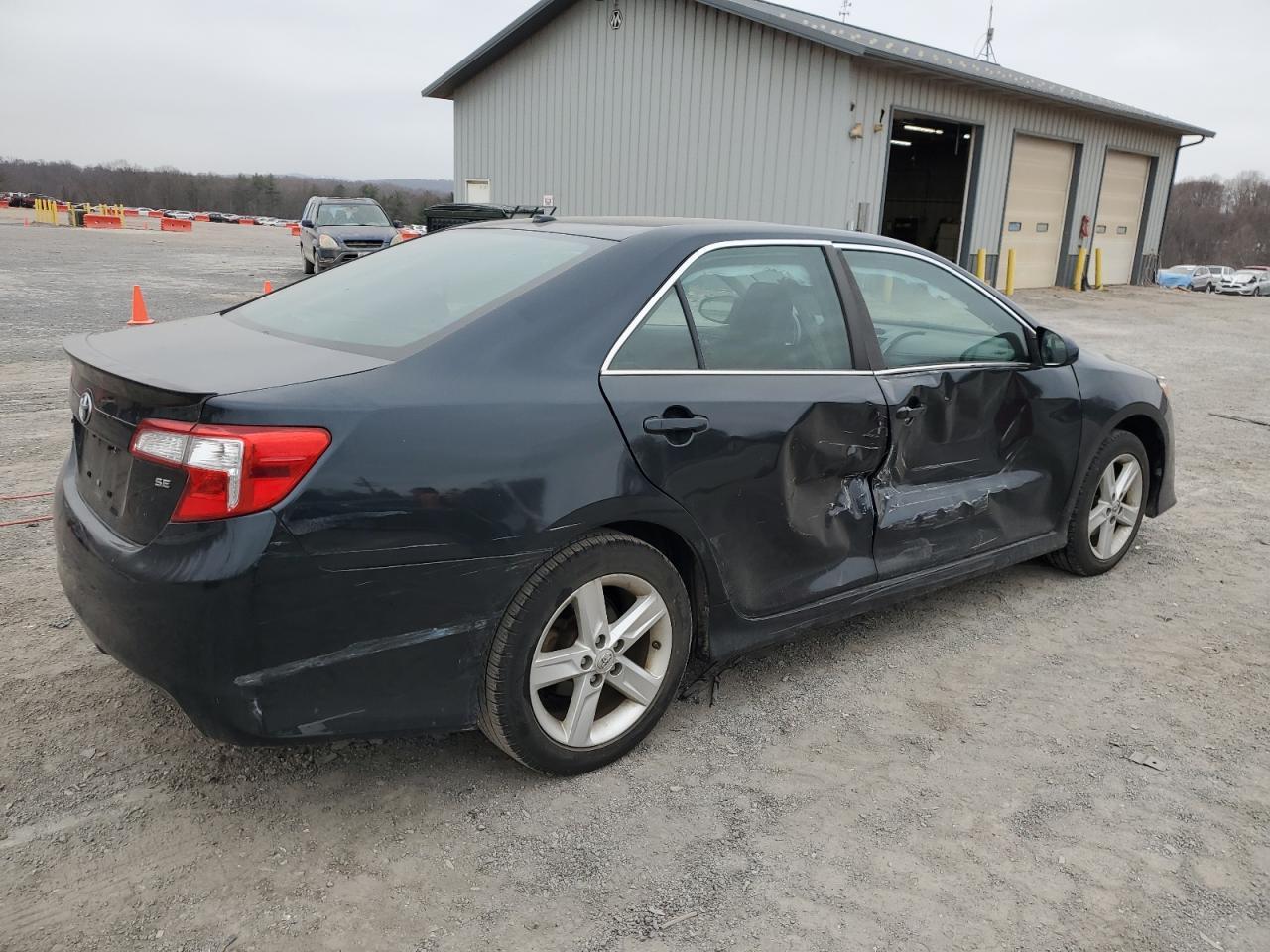 2014 TOYOTA CAMRY L - Image 3