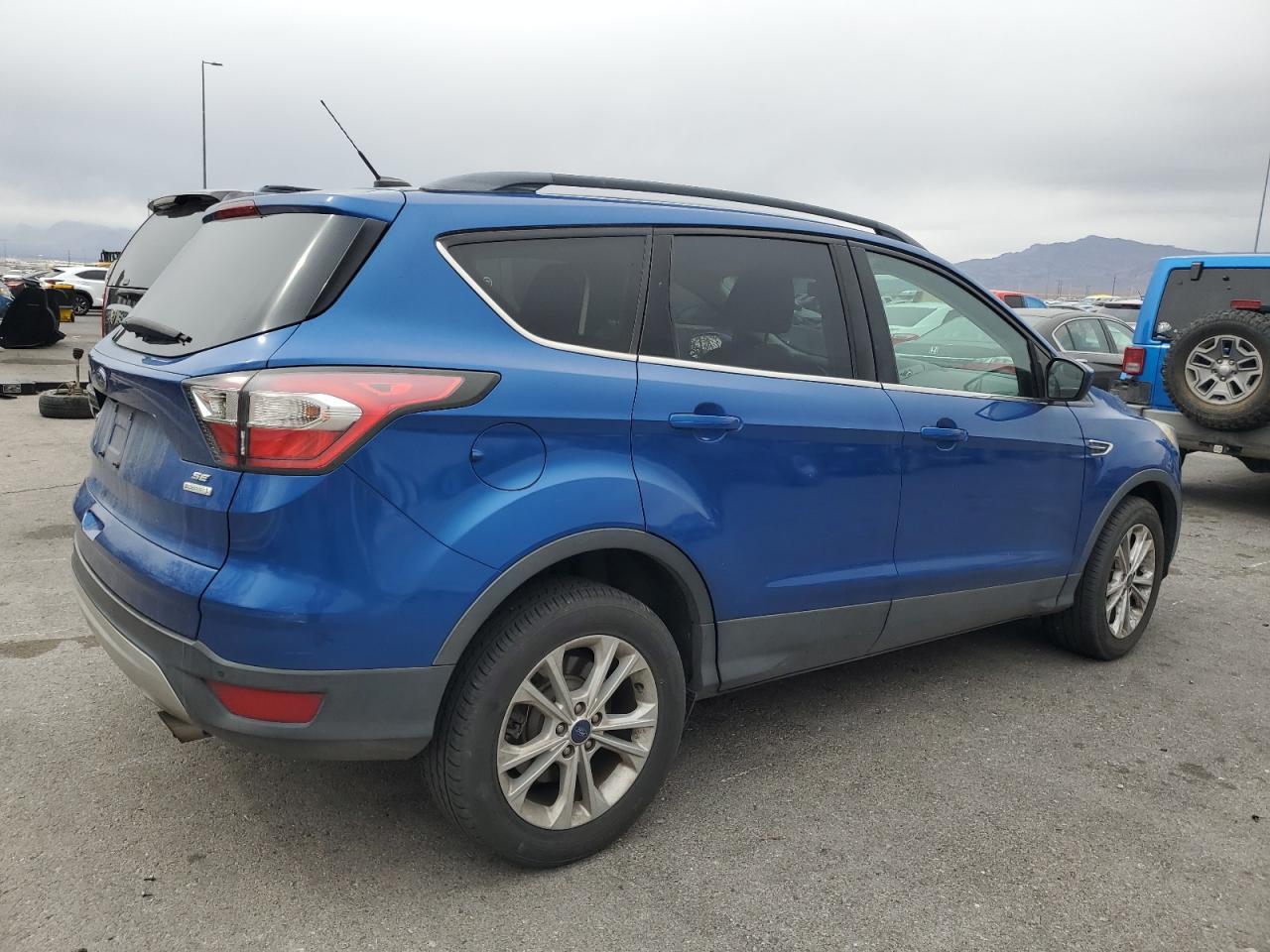2017 FORD ESCAPE SE - Image 3