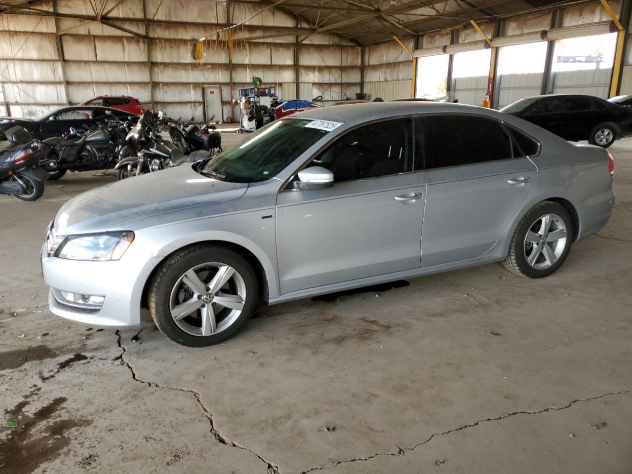 2015 VOLKSWAGEN PASSAT S