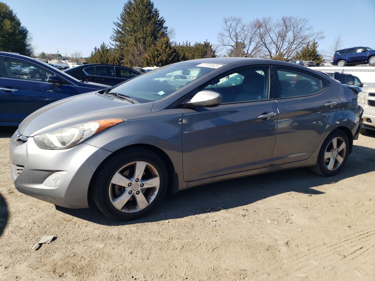 2013 HYUNDAI ELANTRA GL