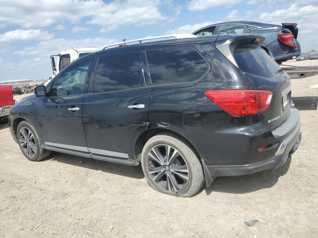 2017 NISSAN PATHFINDER - Image 2