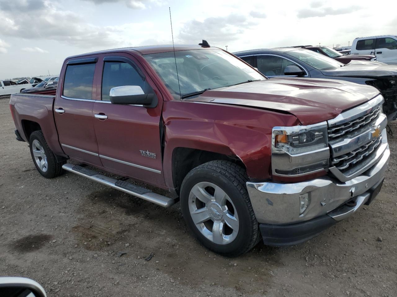 2017 CHEVROLET SILVERADO - Image 4