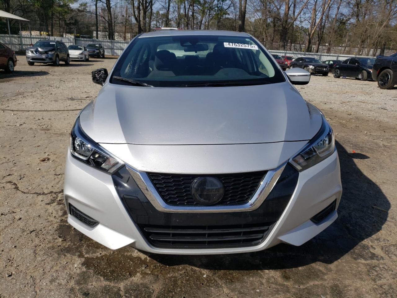 2021 NISSAN VERSA SV - Фото 5