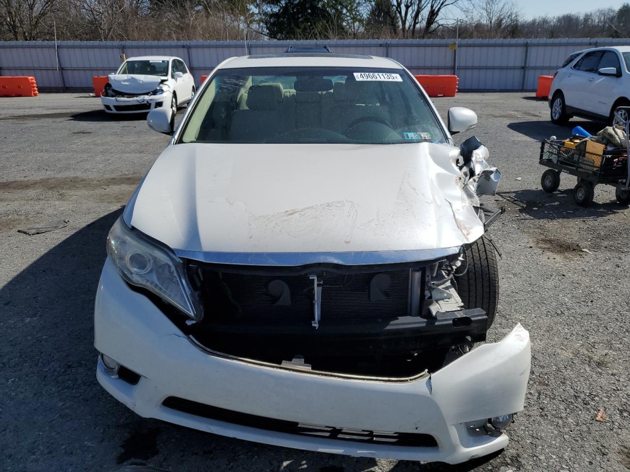 2011 TOYOTA AVALON BAS - Image 5