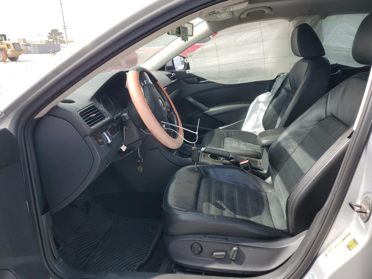 2014 VOLKSWAGEN PASSAT SEL - Фото 7