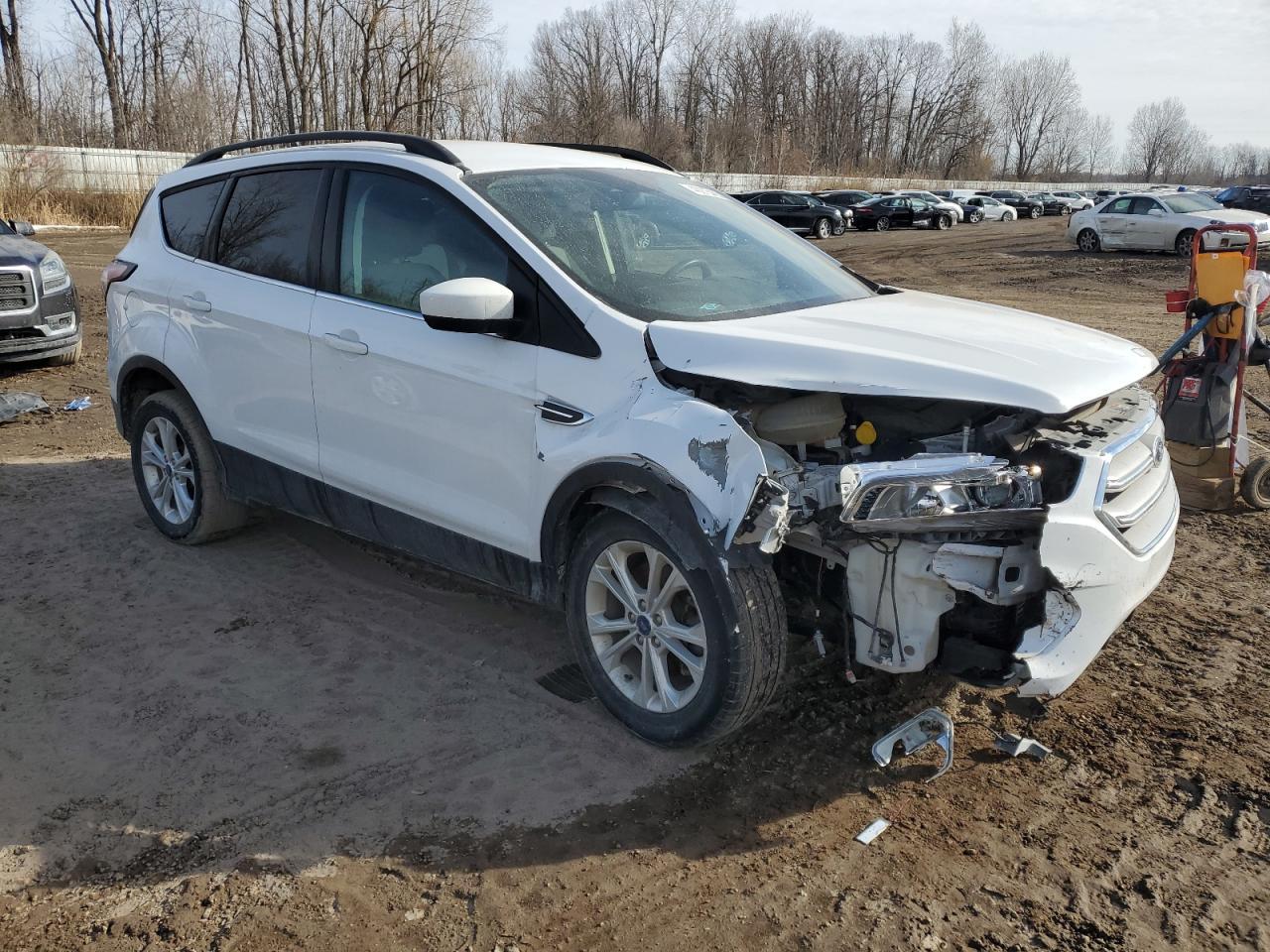 2017 FORD ESCAPE SE - Фото 4
