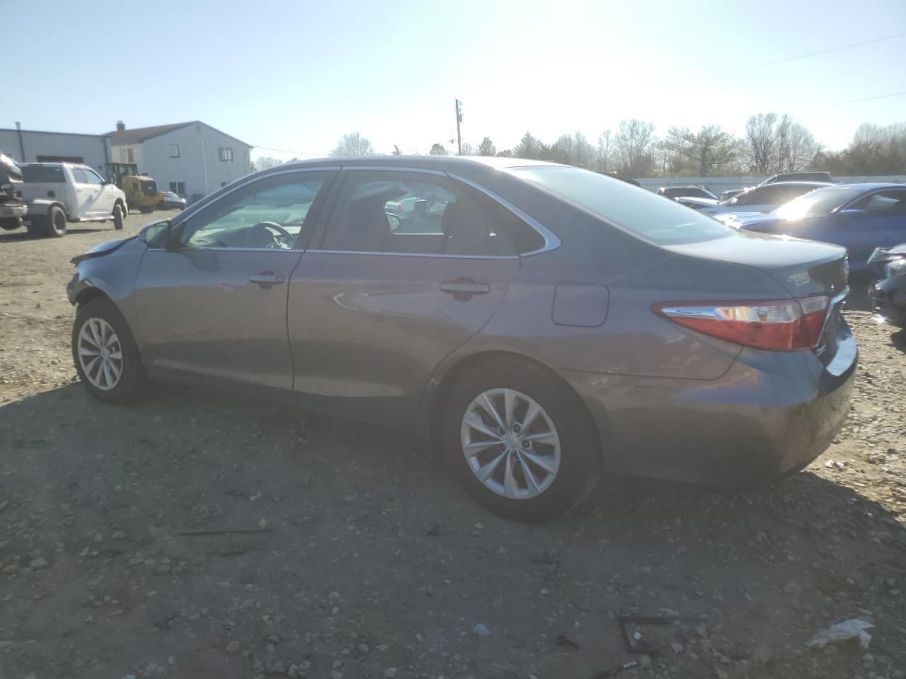 2016 TOYOTA CAMRY LE - Image 2