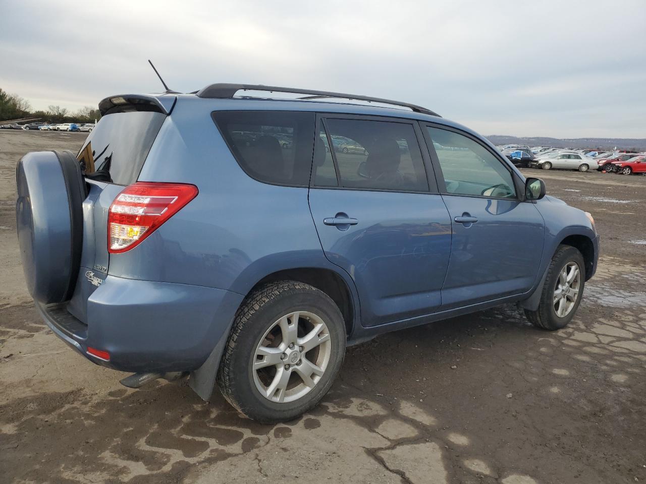 2011 TOYOTA RAV4 - Image 3
