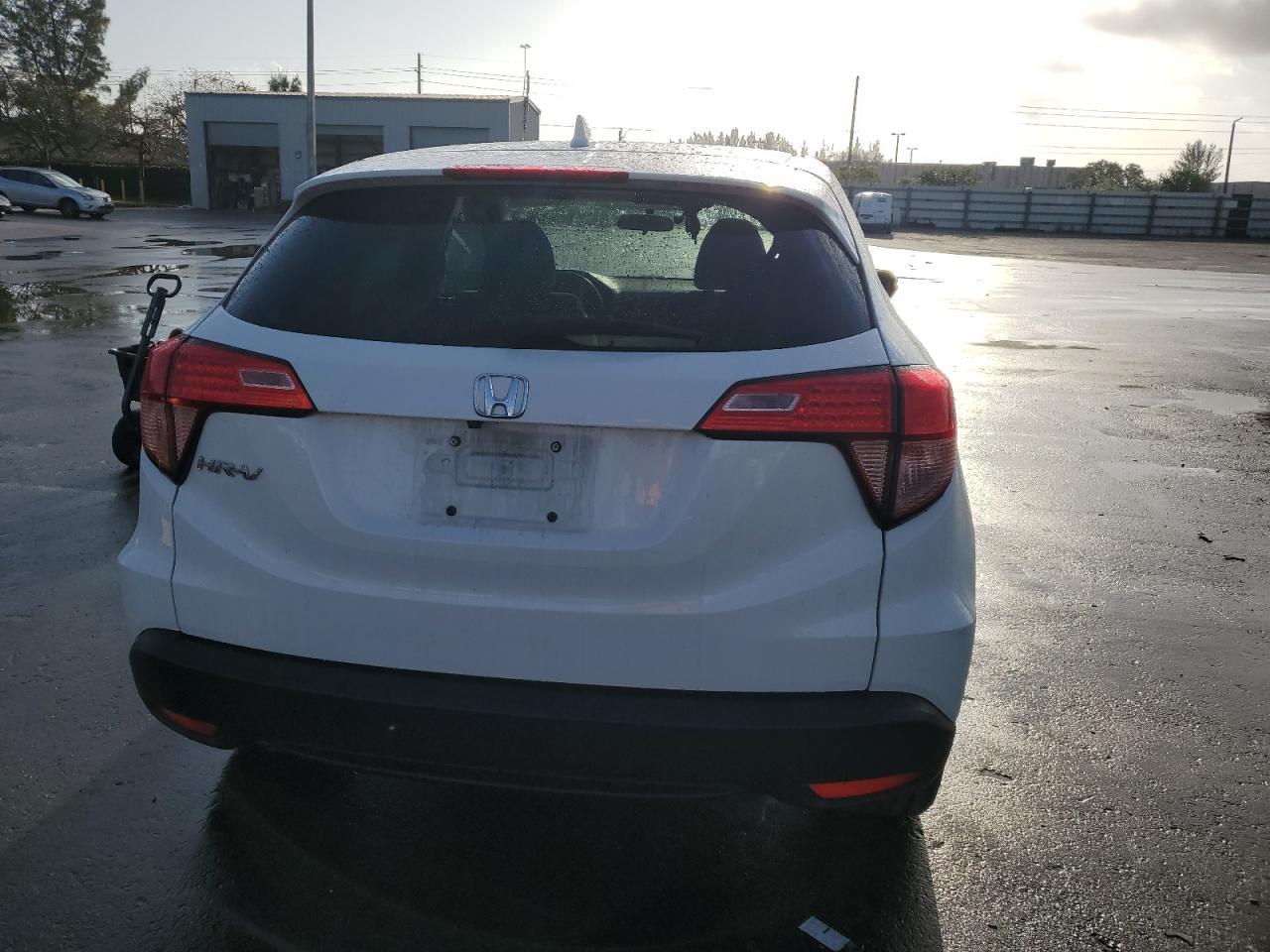 2018 HONDA HR-V EX - Image 6