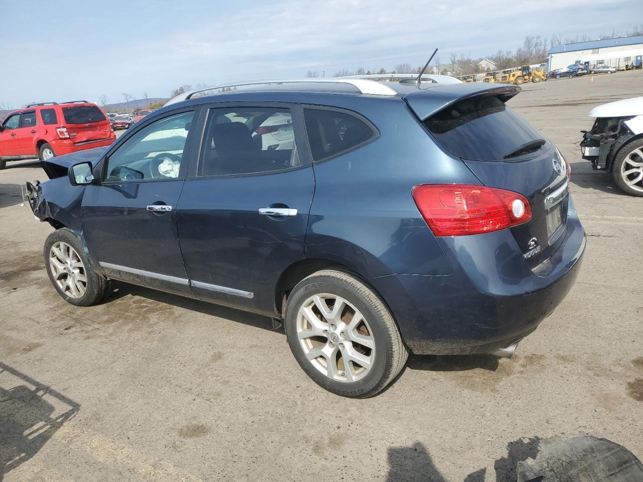 2013 NISSAN ROGUE S - Image 2