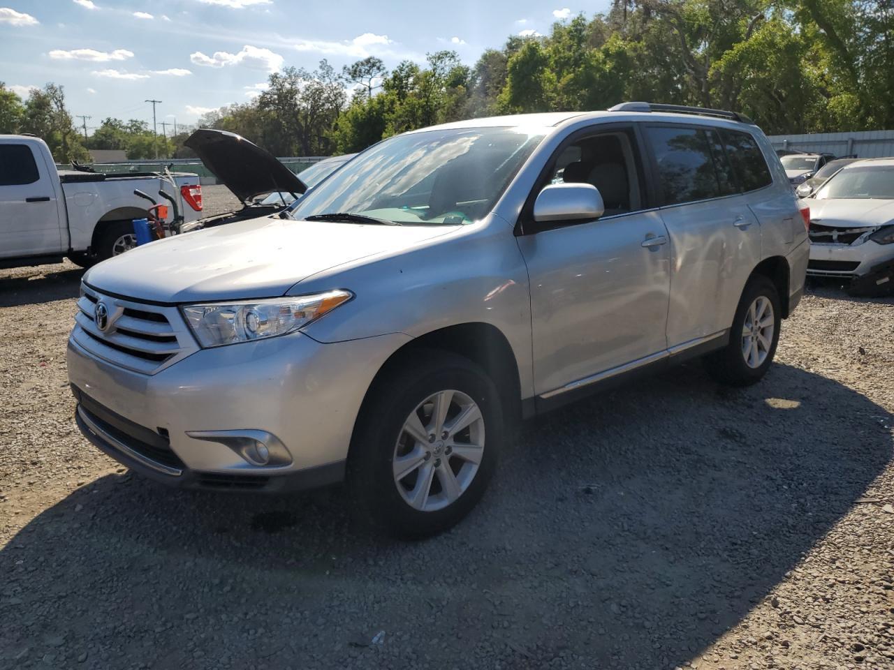 2011 TOYOTA HIGHLANDER