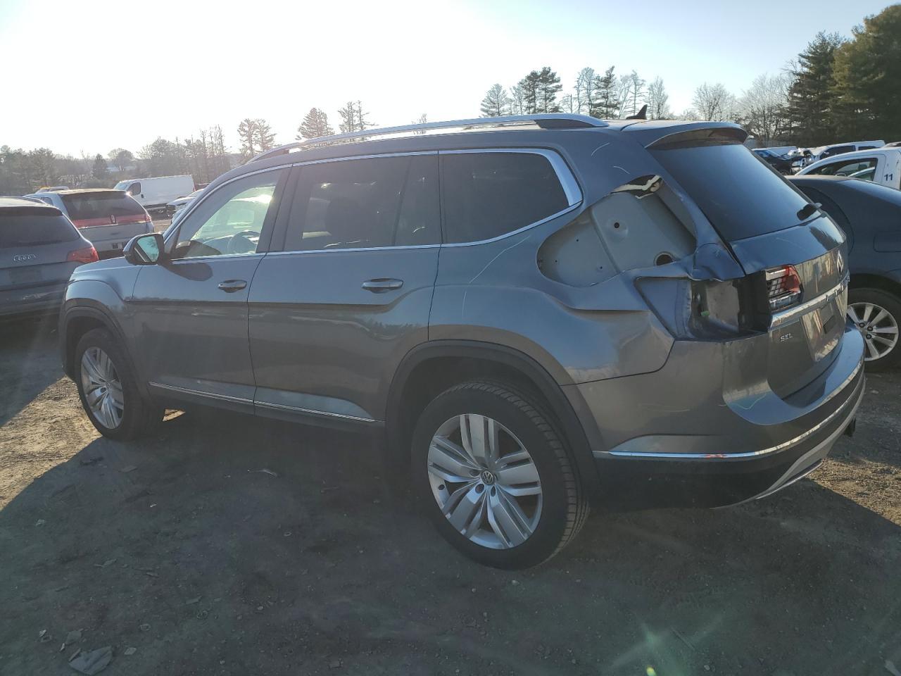 2018 VOLKSWAGEN ATLAS SEL - Image 2