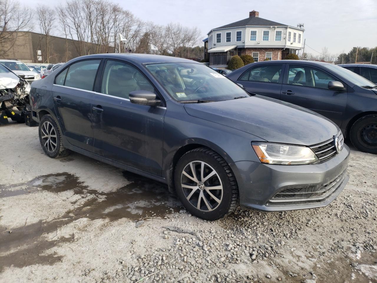 2017 VOLKSWAGEN JETTA SE - Image 4