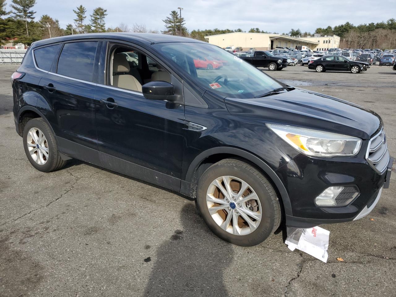 2017 FORD ESCAPE SE - Image 4
