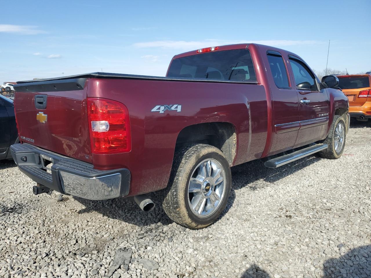 2013 CHEVROLET SILVERADO - Фото 3