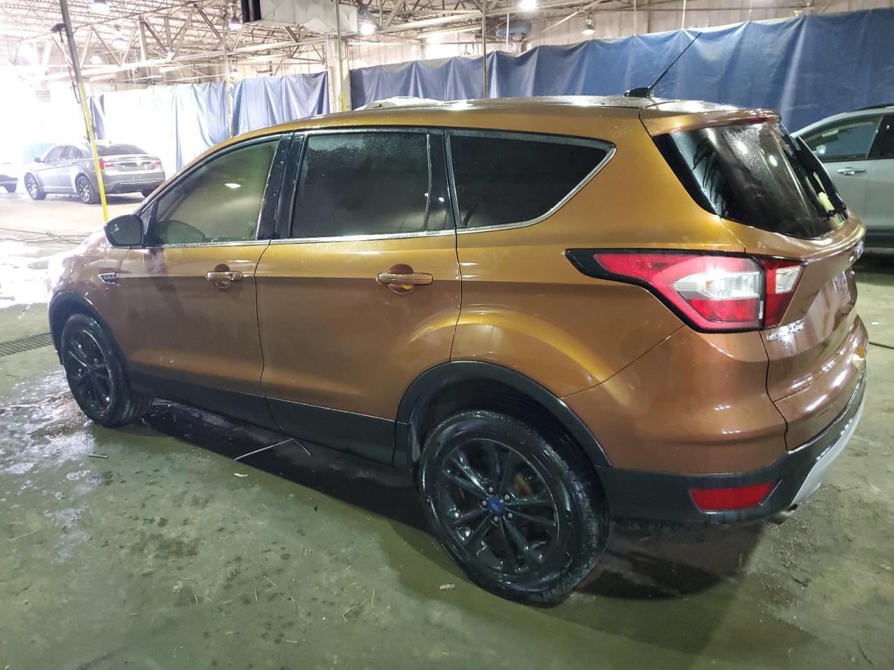 2017 FORD ESCAPE SE - Фото 2