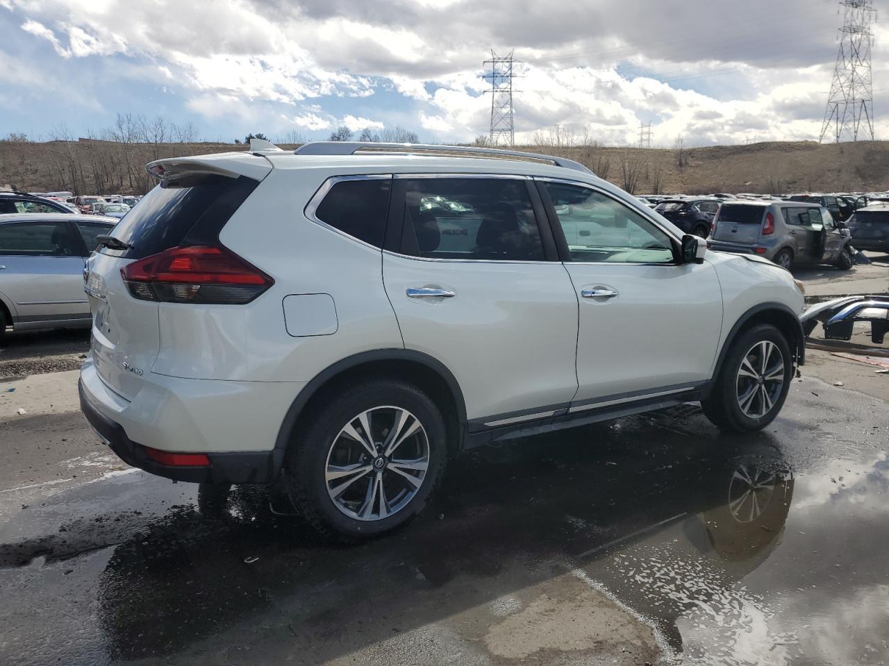 2017 NISSAN ROGUE SV - Фото 3