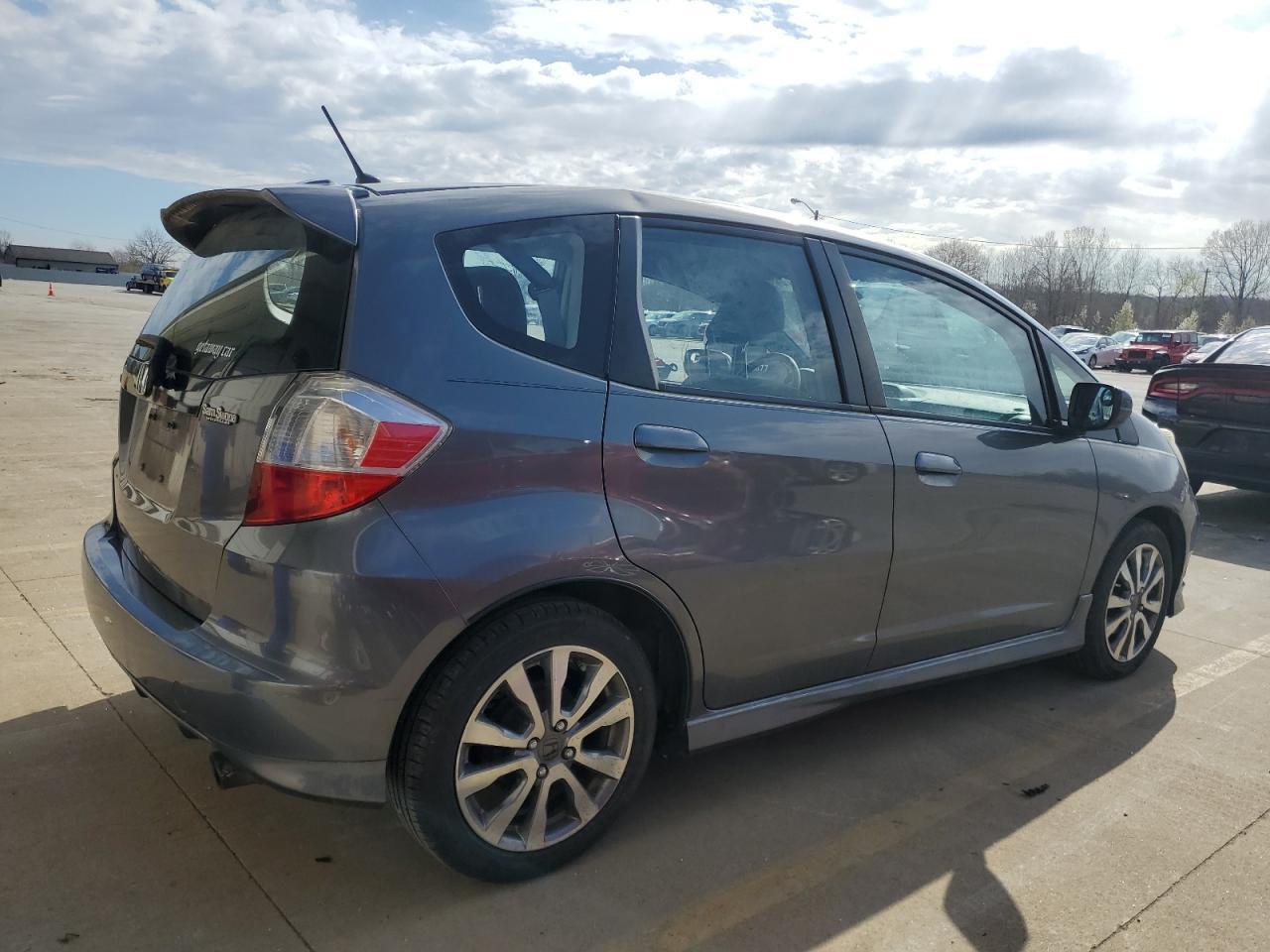 2013 HONDA FIT SPORT - Фото 3