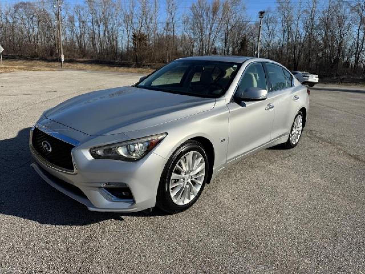 2018 INFINITI Q50 LUXE - Фото 2