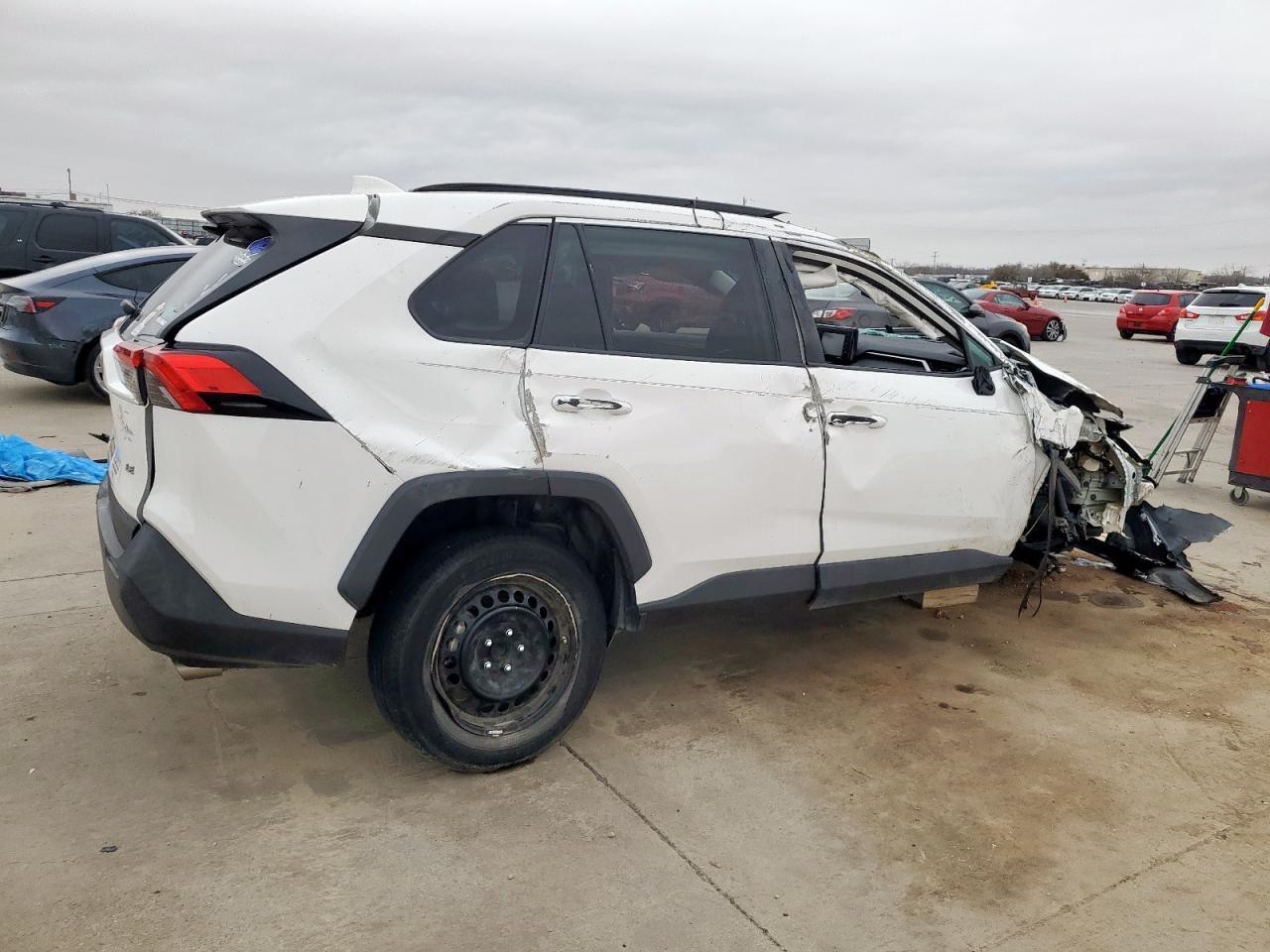 2021 TOYOTA RAV4 LE - Image 3