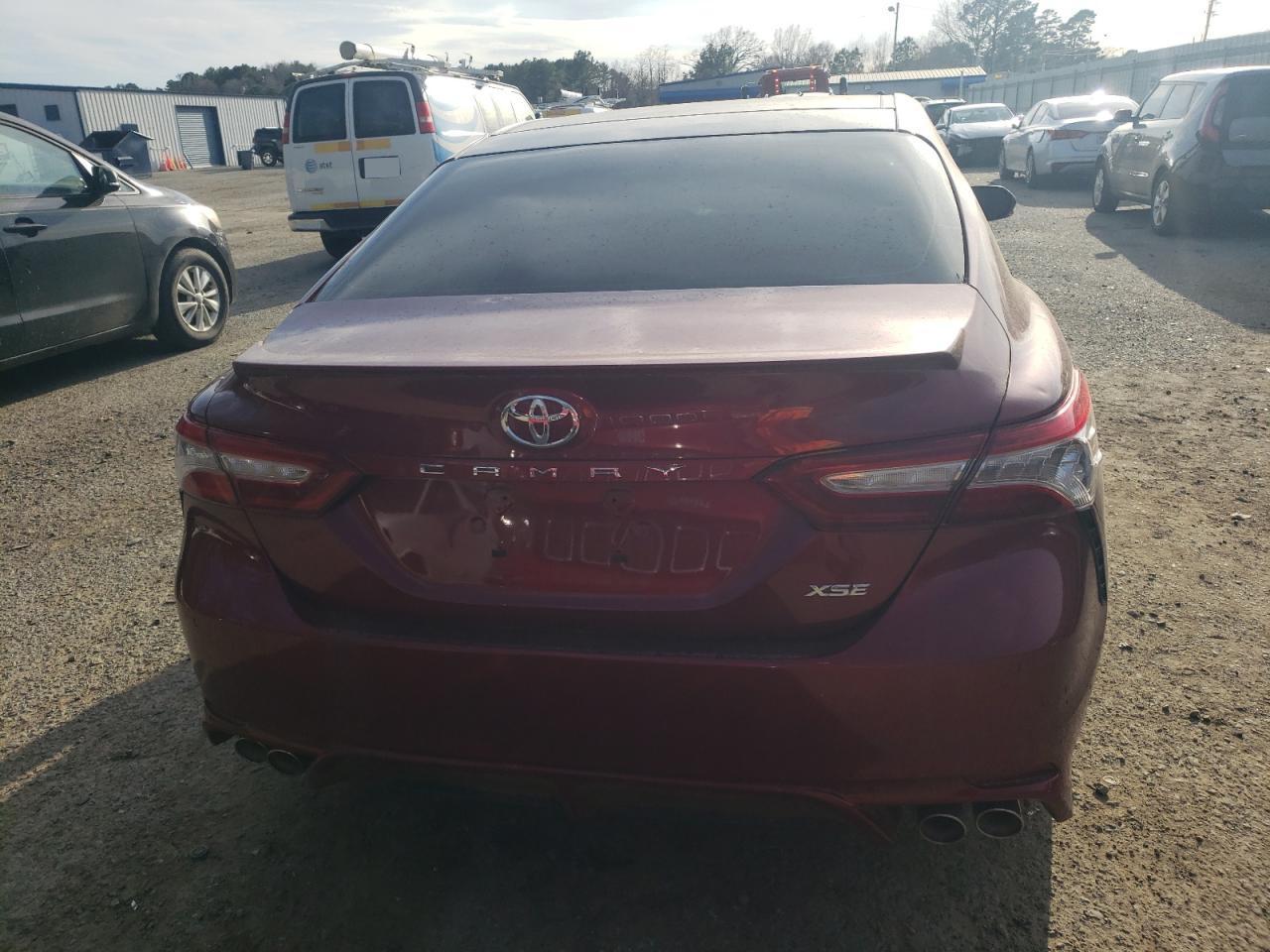 2018 TOYOTA CAMRY XSE - Фото 6