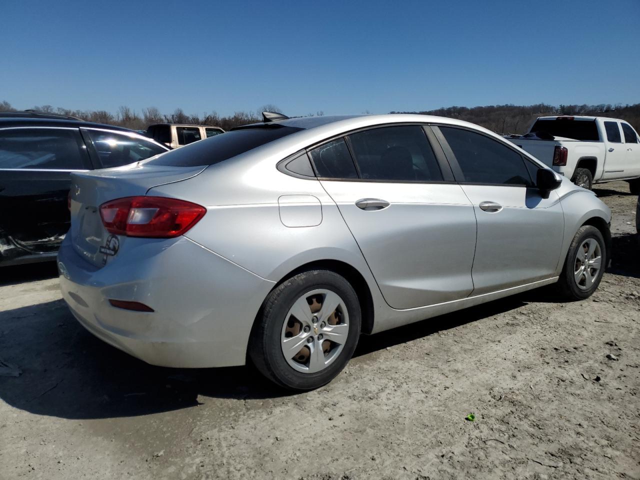 2017 CHEVROLET CRUZE LS - Image 3