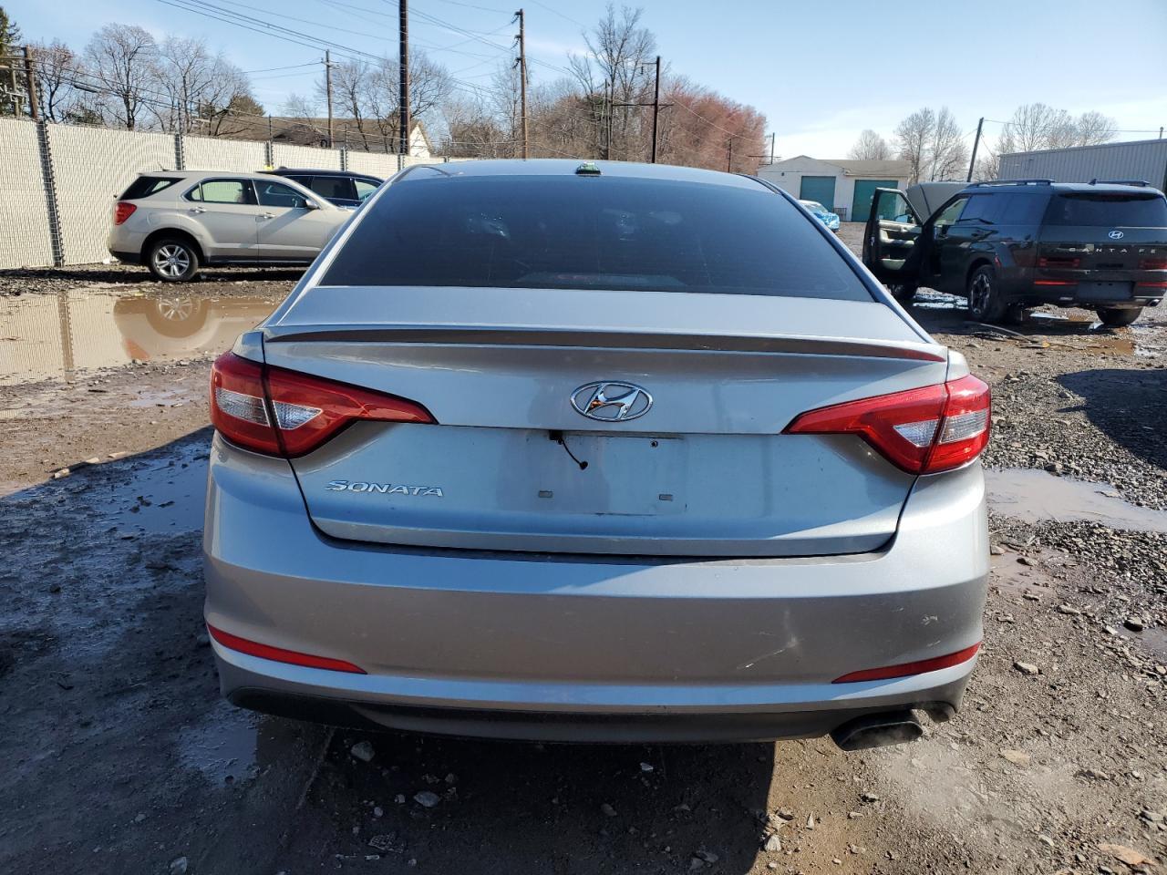 2017 HYUNDAI SONATA SE - Image 6