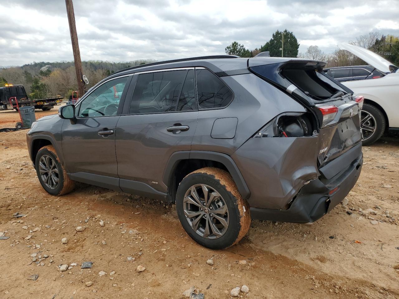 2022 TOYOTA RAV4 XLE P - Image 2