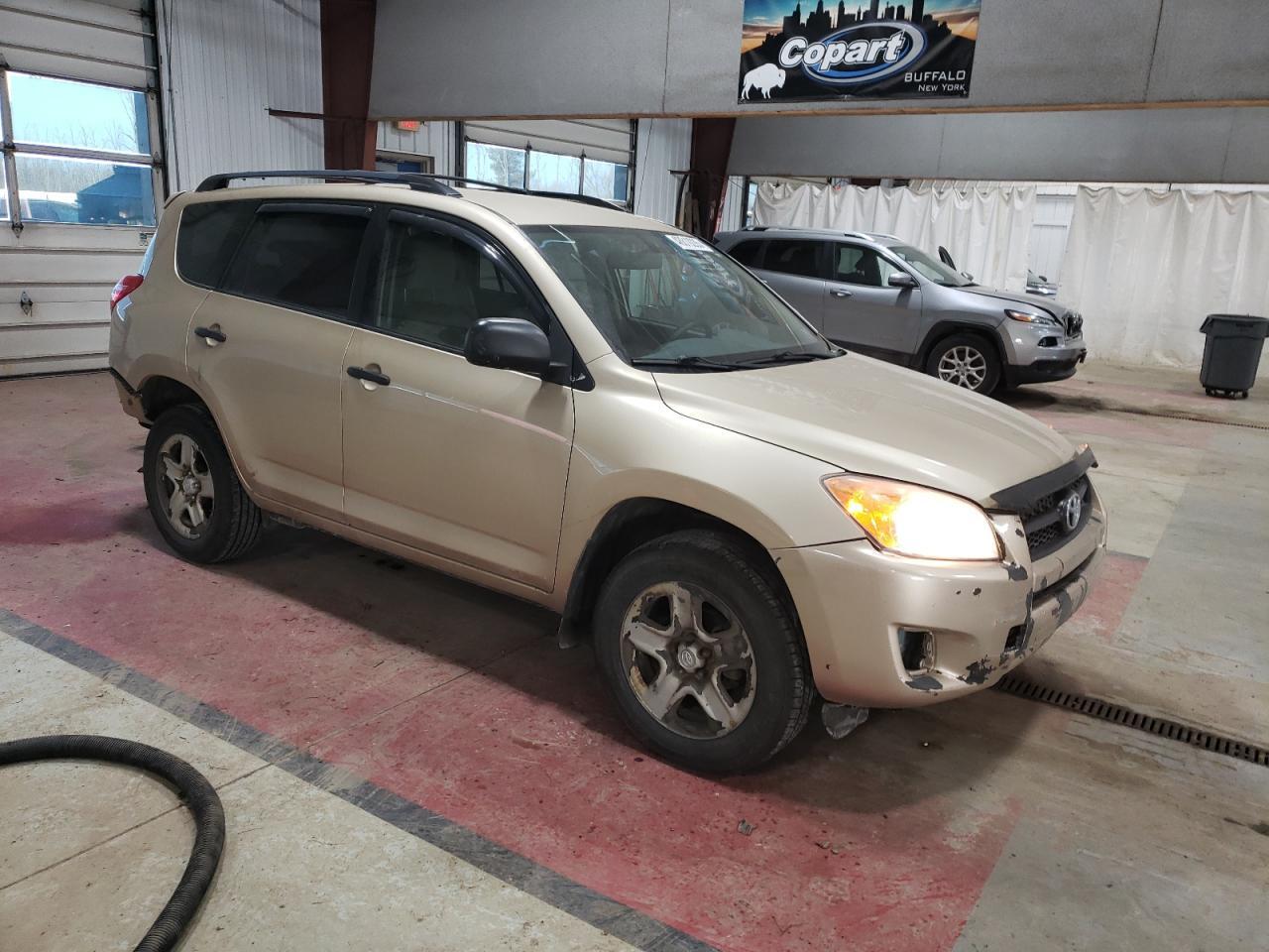 2011 TOYOTA RAV4 - Фото 4