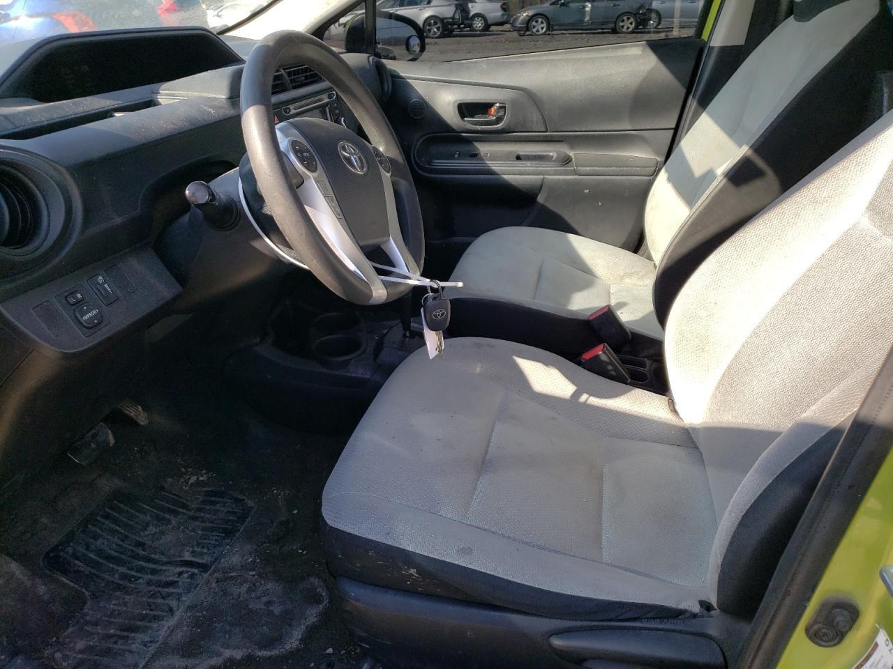 2015 TOYOTA PRIUS C - Фото 7