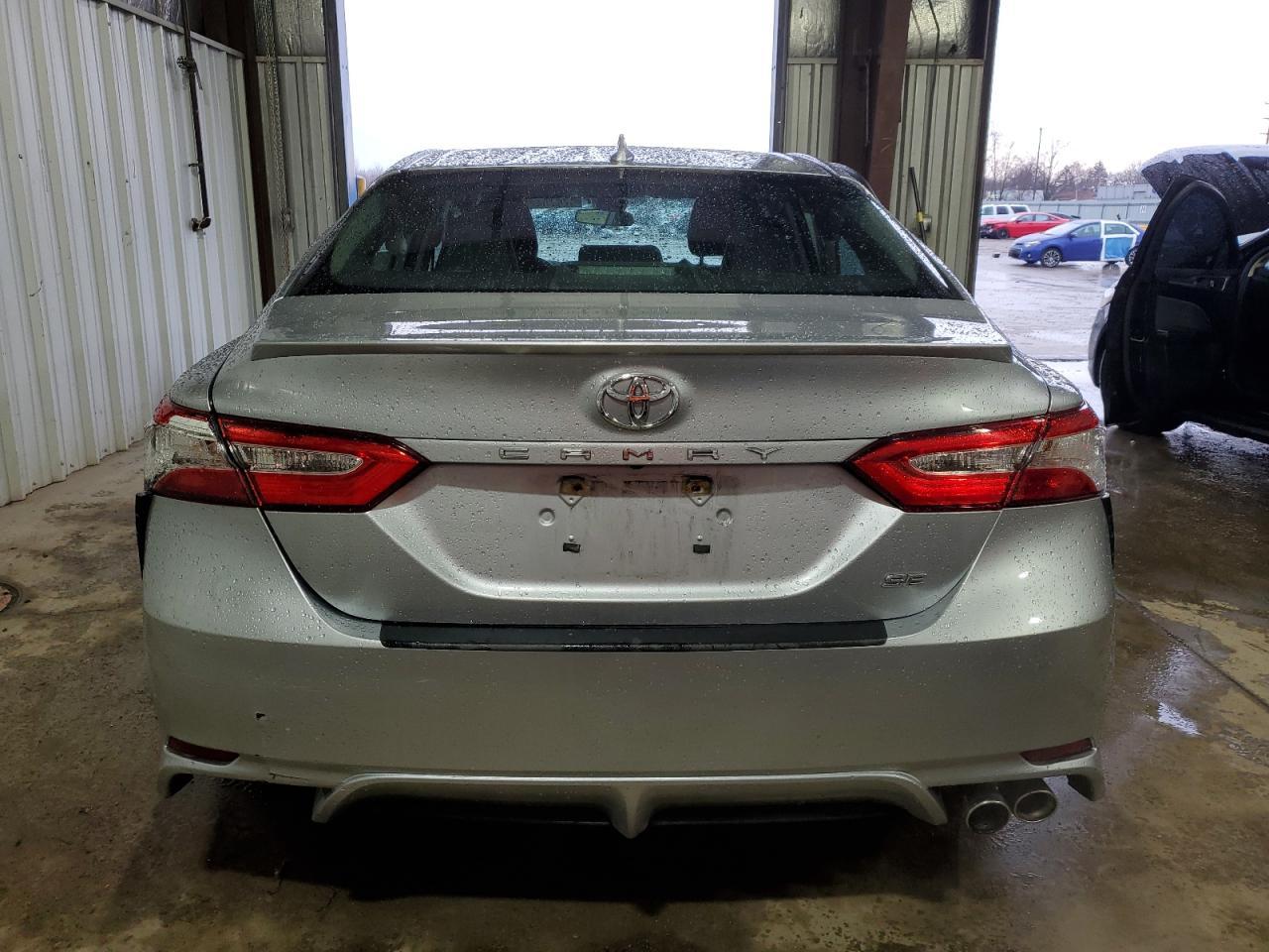 2020 TOYOTA CAMRY SE - Image 6