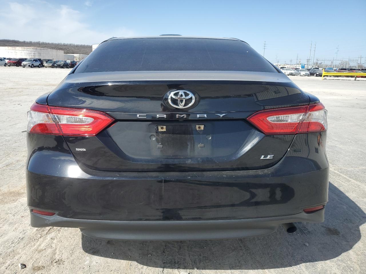 2018 TOYOTA CAMRY L - Фото 6