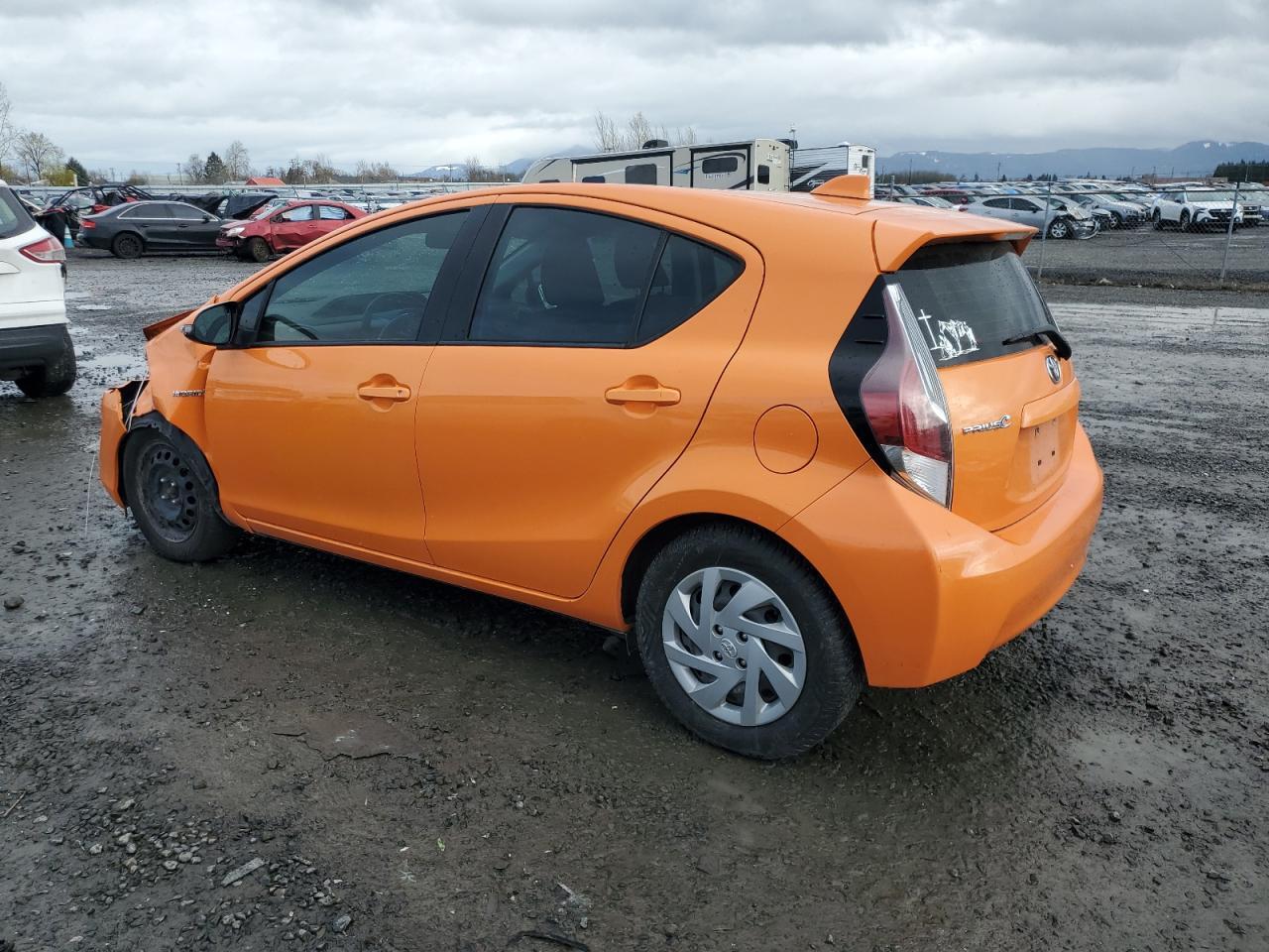 2015 TOYOTA PRIUS C - Image 2