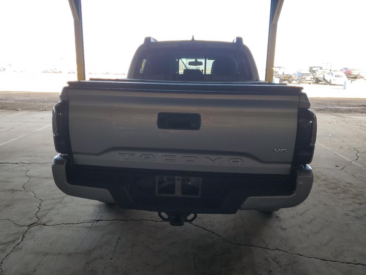 2017 TOYOTA TACOMA DOU - Фото 6