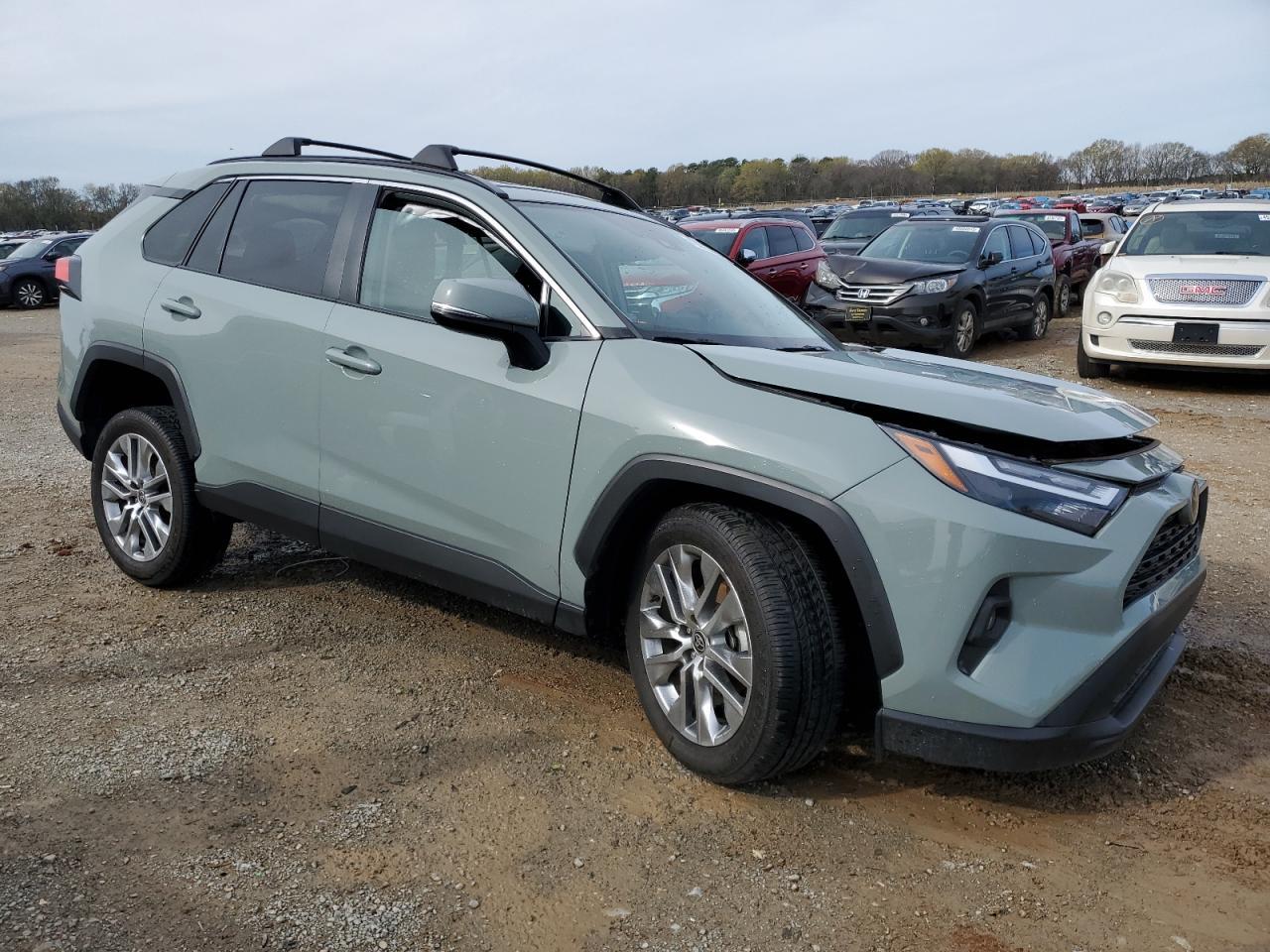 2022 TOYOTA RAV4 XLE P - Image 4