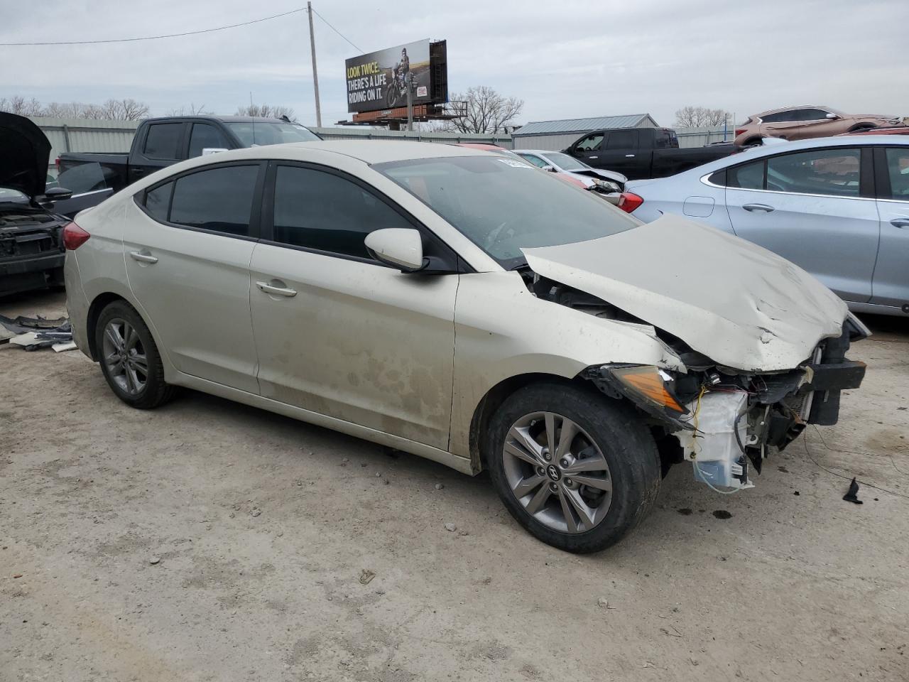 2017 HYUNDAI ELANTRA SE - Фото 4