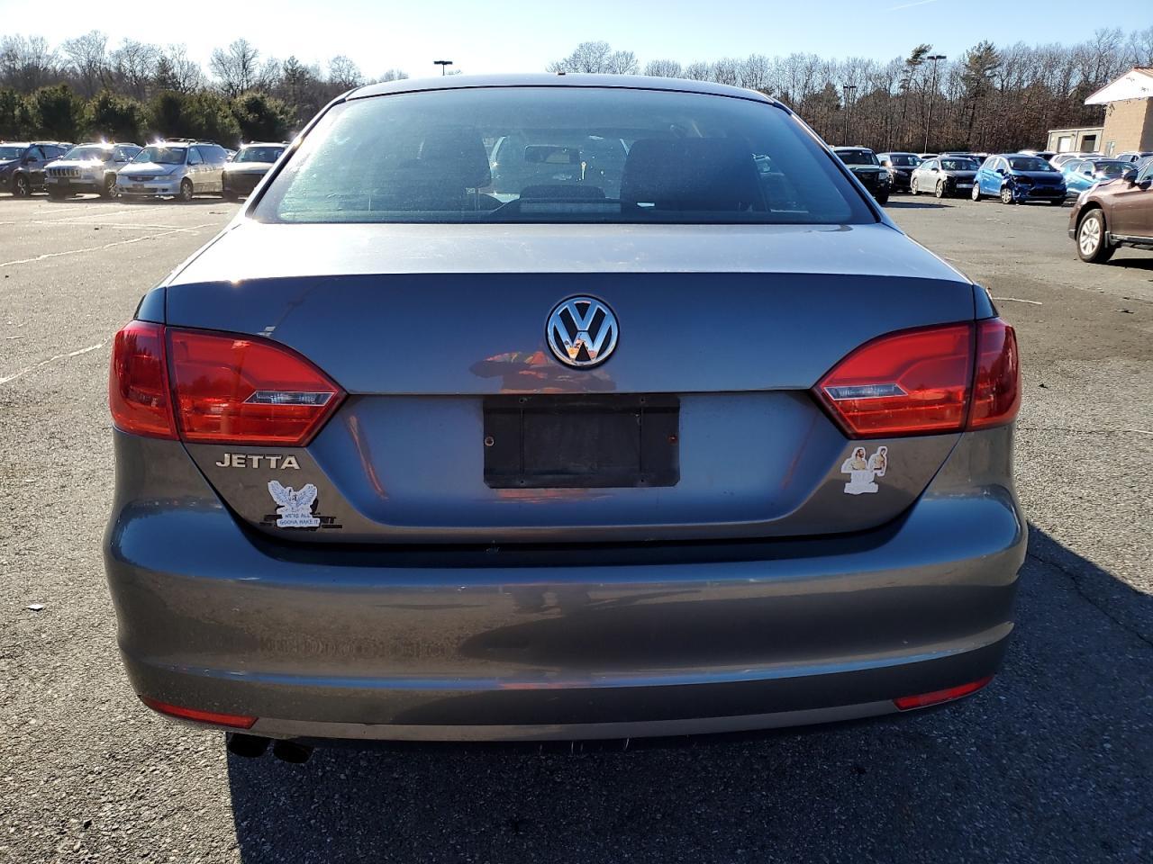 2013 VOLKSWAGEN JETTA BASE - Image 6