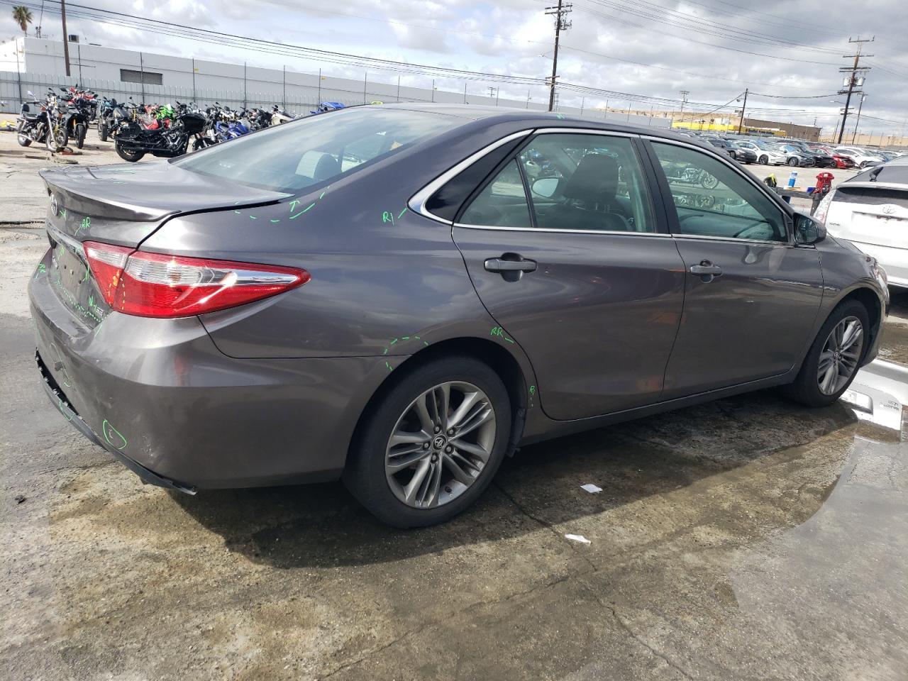 2015 TOYOTA CAMRY LE - Фото 3