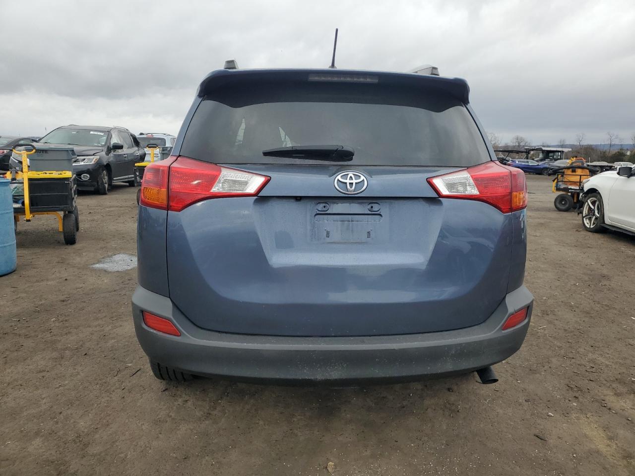 2014 TOYOTA RAV4 LE - Фото 6
