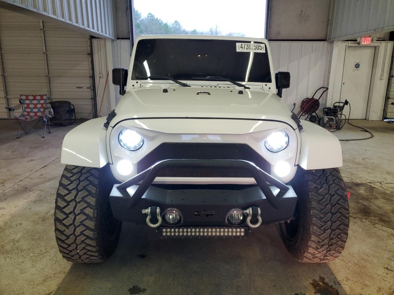2017 JEEP WRANGLER U - Image 5