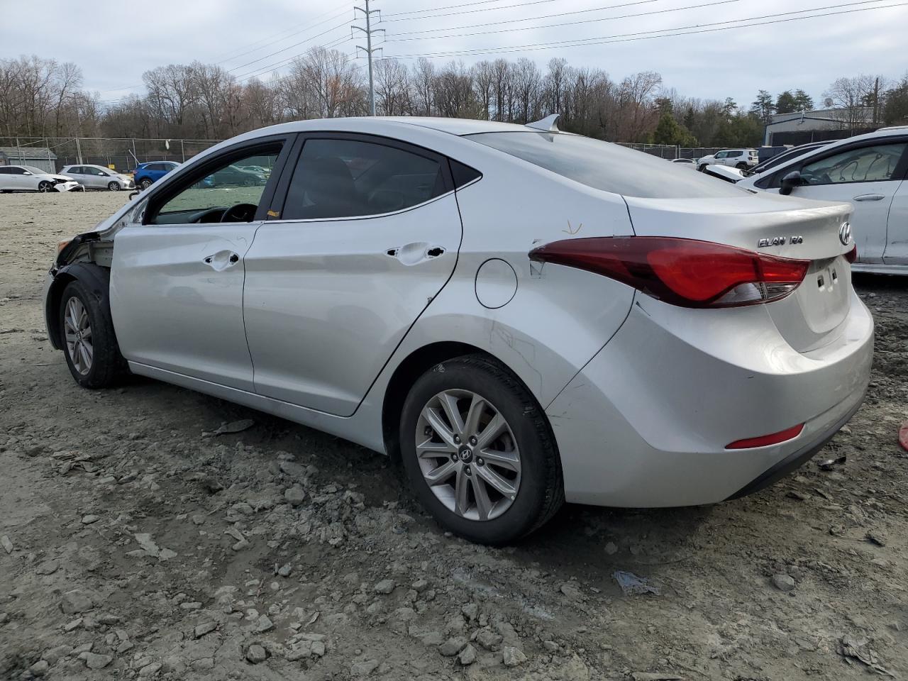2015 HYUNDAI ELANTRA SE - Image 2