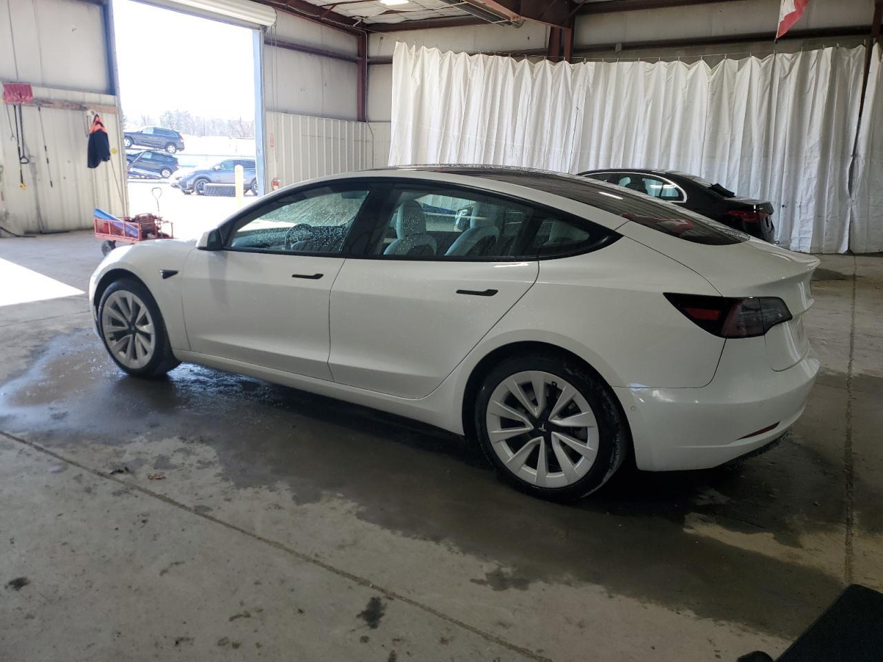 2022 TESLA MODEL 3 - Image 2