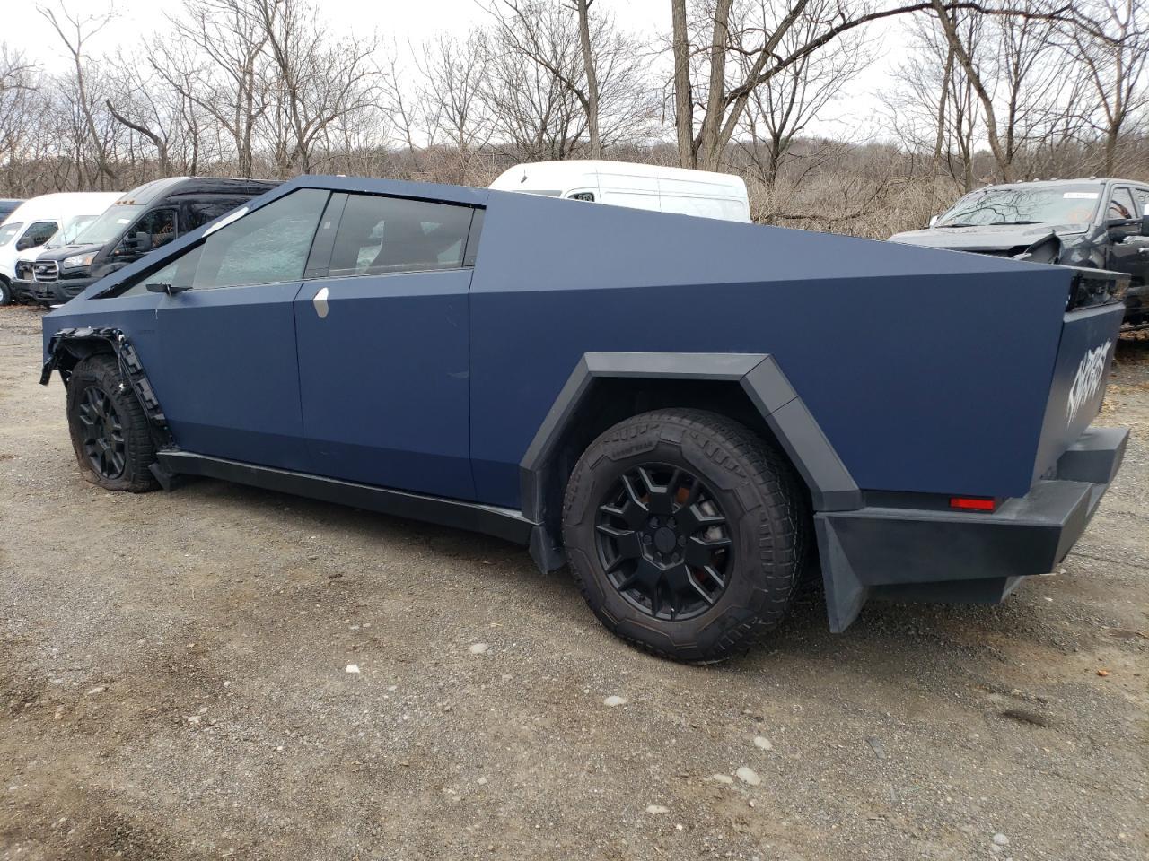 2024 TESLA CYBERTRUCK - Image 2